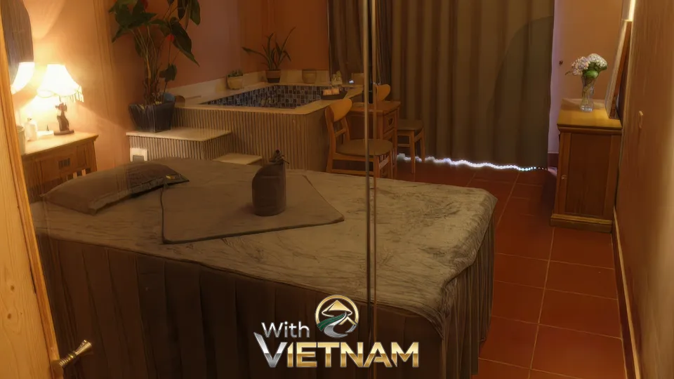 따뜻한 조명의 프엉띰 마사지 룸