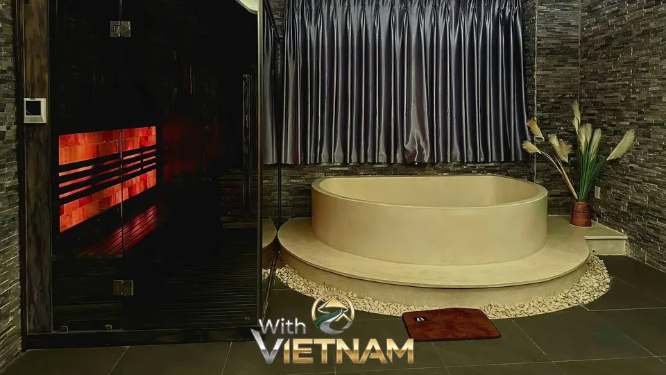돌벽과 욕조가 조화로운 아늑한 스파 공간