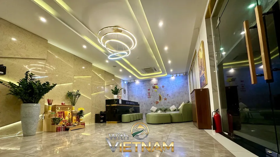 고급스러운 조명이 인상적인 마사지 로비