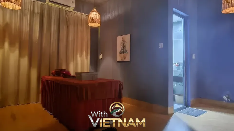 마사지 룸과 연결된 화장실 모습