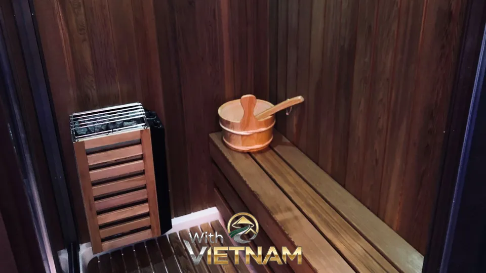 나무 물통과 국자가 있는 사우나