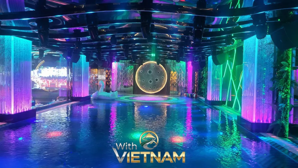 봉래각의 대형 실내 수영장