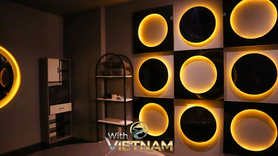 원형 조명으로 꾸민 마사지룸