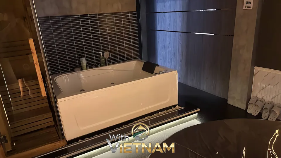 사우나실 옆 욕조
