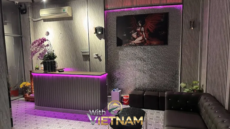 보라색 조명이 있는 풍월각 마사지의 로비