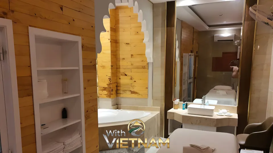 욕조와 세면대가 있는 마사지실