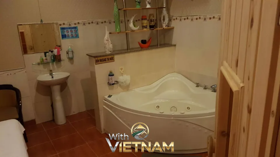 세면대와 자쿠지가 있는 욕실