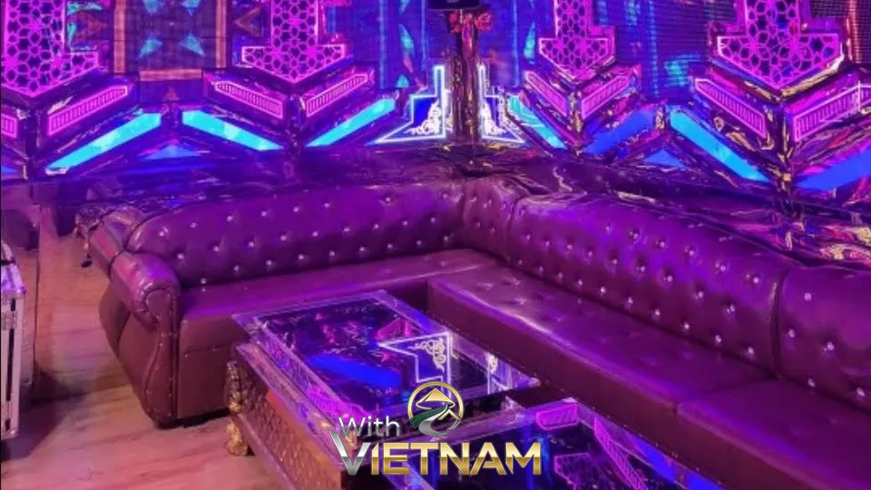 단체 손님을 위한 가죽 소파 좌석