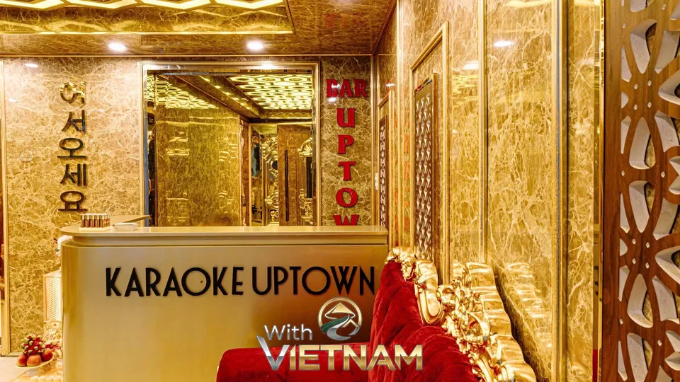 대리석으로 꾸며진 안내 데스크