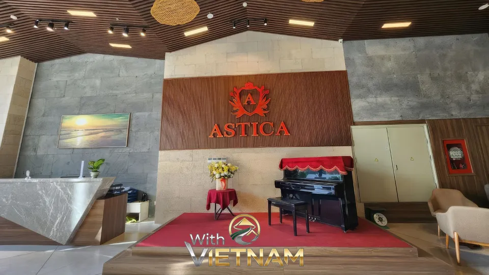 아스티카 호텔 로비와 피아노