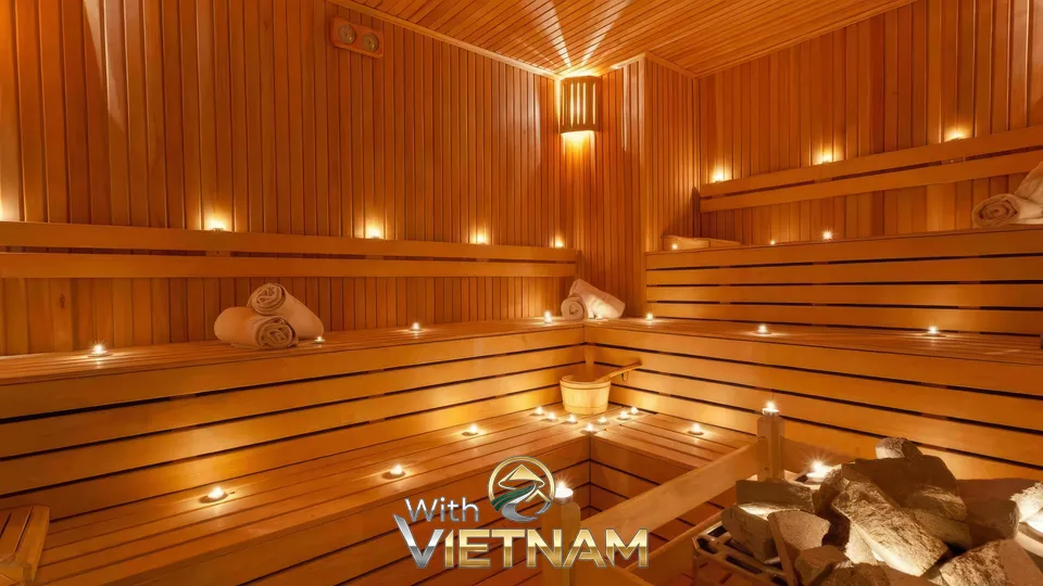 나무로 된 전통적인 사우나 내부